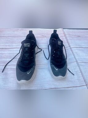 Nike Women's Air Max Axis Prem - US Shoe Size 8 Black - BQ0126-003